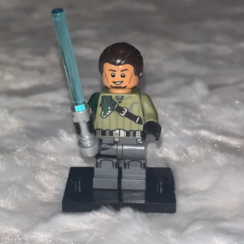 LEGO Kanan Jarrus - Dark Brown Hair - SW0602 75141 75084 with Lightsaber