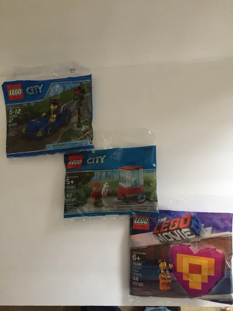 Lego Pack Lot 30340- 30349- 30364 New Unopened Piece Offering Heart