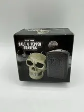 (Horror Block) Exclusive Skull&Tombstone Graveyard Salt And Pepper Shakers-BB 45