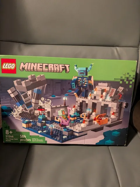 LEGO Minecraft the Deep Dark Battle 21246 Biome Adventure Brand New