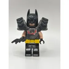 LEGO BATMAN BATTLE READY MINIFIGURE FROM SET 70836 Tire Armor No Cape