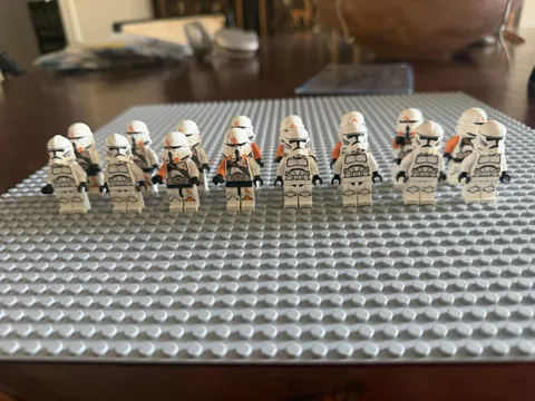 LEGO Star Wars 212th and phase 2 Clone Trooper lot.