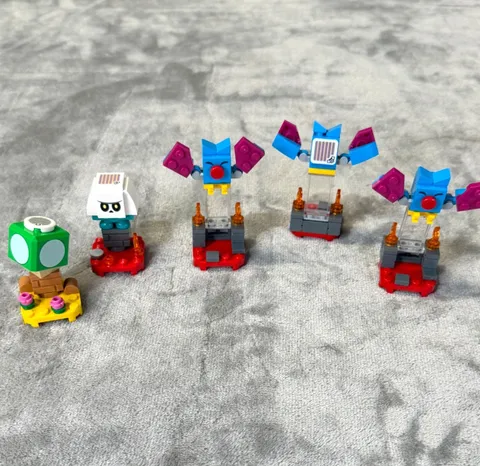 Lot 5 Super Mario Characters Lego Minifigures Goomba Swoop 3x Mushroom Open Box