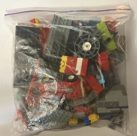 Lego Lot 1 Gallon Bag of Mixed Legos - L-7