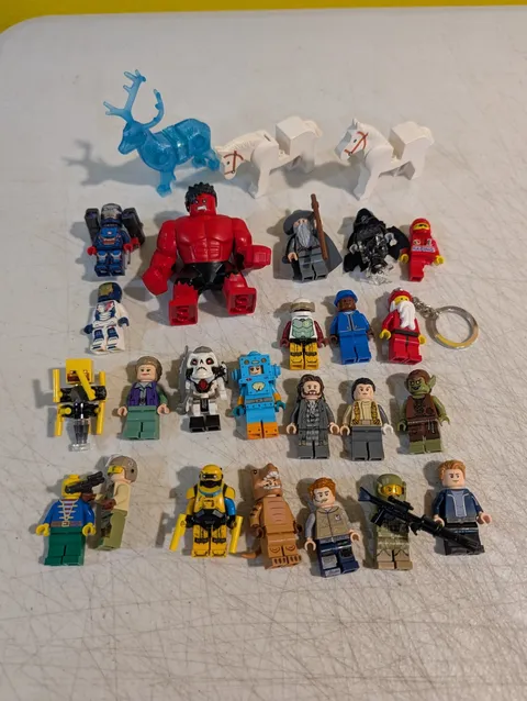 26pc lot Lego mini figs figures Red hulk,Marvel,goblin,skeleton,dino,horse,deer,