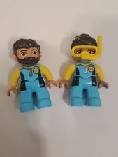 LEGO Duplo Scuba Diver Minifigures Male and Female Snorkel Water Set Blue Yellow