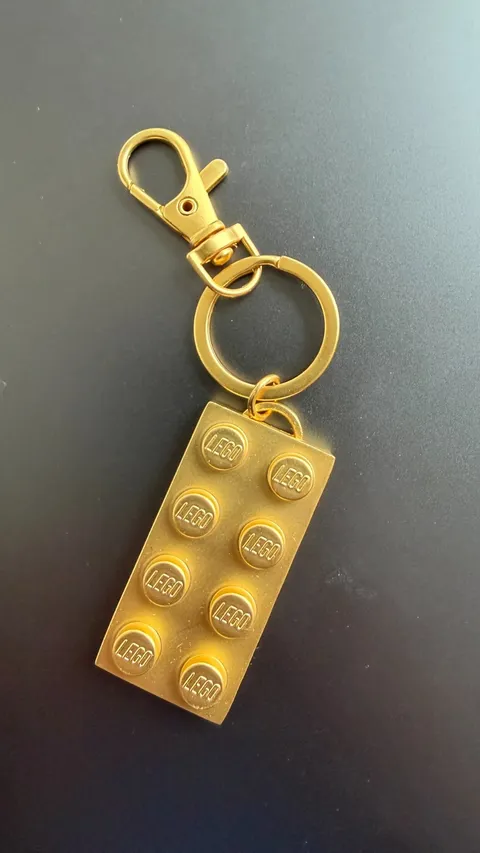 LEGO Gold Chrome Lego 2x4 Brick Keychain Keyring FIFA 2026 Exclusive
