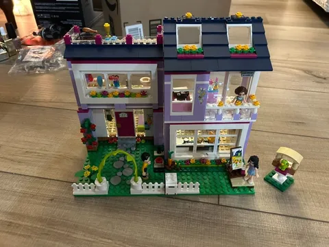 RETIRED Lego Friends: Emma's House (41095)