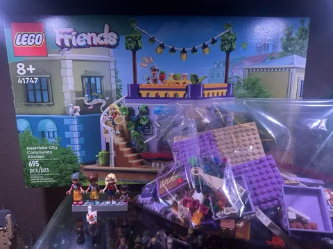 LEGO Friends: Heartlake City Community Kitchen (41747) Complete With Box