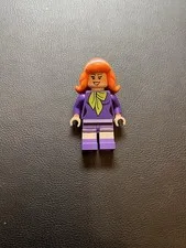 LEGO Daphne Minifigure 75904 75903 Scooby-Doo Mystery Mansion Lighthouse