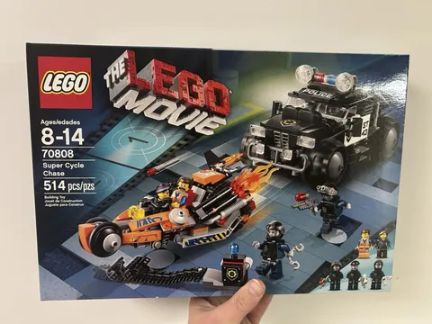 NEW The LEGO Movie SUPER CYCLE CHASE - Set 70808 Emmet Lucy Wyldstyle Robe SWAT