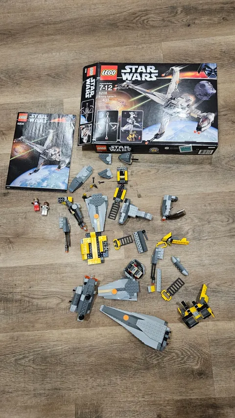 LEGO Star Wars: B-Wing Fighter (6208) - 100% complete with Instructions & Box