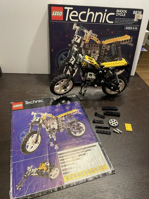 LEGO Technic 8838 Shock Cycle Motorcycle Set with Box & Manual Vintage 1991 99%