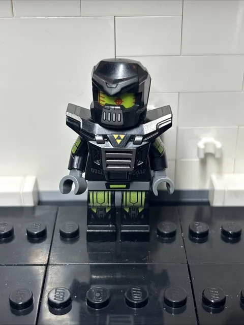 LEGO Evil Blacktron Mech Minifigure - 71002 Collectible Series 11 CMF