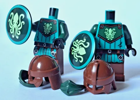 LEGO 21358 Kraken Knight minifigure parts TORSO LEGS SHIELD castle 10332 31168