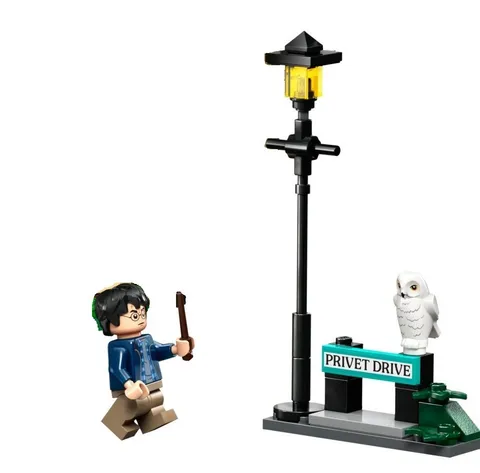 LEGO Harry Potter Minifigure + Hedwig + Lamp - 76451  Privet Drive Aunt Marge
