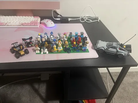 LEGO BUNDLE 39 Mini-figures* (Plus 3 Sets) BACK TO THE FUTURE AND MORE