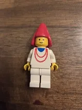 LEGO minifigure Maiden w Necklace cas216 Castle 1584 6060 cone hat