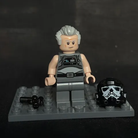 Lego Star Wars Minifigure SW1018 Griff Halloran 75242 100% Complete Authentic