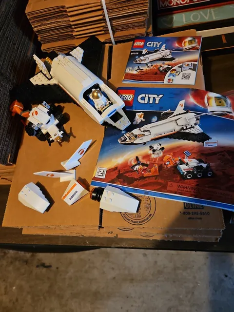 LEGO City Space 60226 Mars Research Shuttle Retired Set READ FULL DESCRIPTION