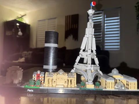 Retired LEGO Architecture 21044 Paris Skyline Complete Set /Pre-owned
