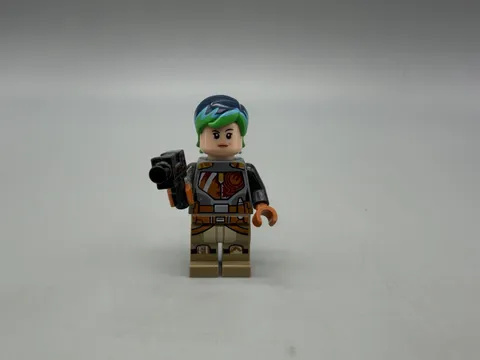 Lego Star Wars Minifigure sw0742 - Sabine Wren Green and Dark Blue Hair