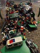 Lot of LEGO Blocks - Assortment of Mixed Pieces, Standard And From kits
