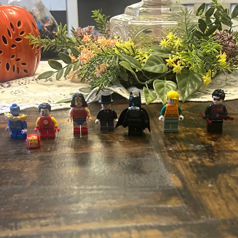 LEGO Super Heroes Minifigure Lot Batman Wonder Woman Aquaman Iron Man Thanos