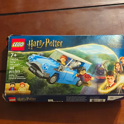LEGO Harry Potter Flying Ford Anglia 76424 165 pcs 7+ Box Brick Separator