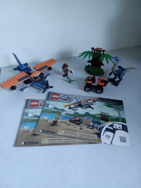 LEGO Jurassic World: Velociraptor: Biplane Rescue Mission (75942)