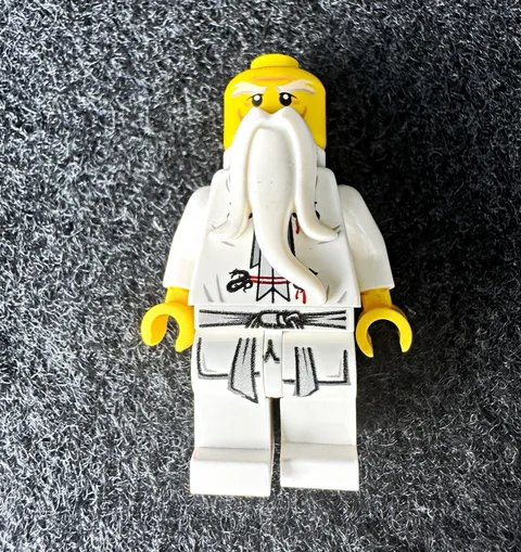 LEGO Minifigure White Robe Outfit Long White Beard Yellow Head Plastic
