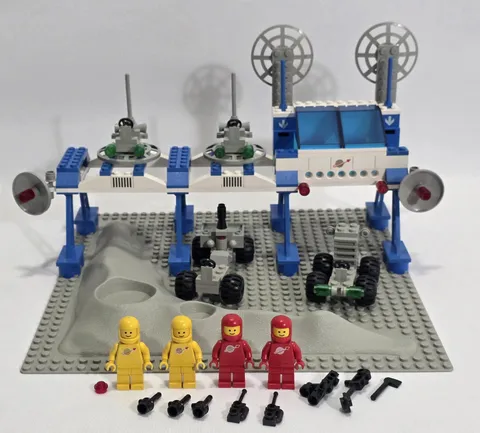 Lego 6930 Space Supply Station - 100% Complete Vintage Classic Space 