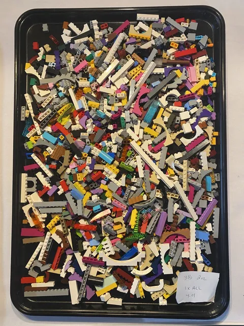 Lego 1X Blocks (Lot 4.01) – Random Selection of Sizes and Colors