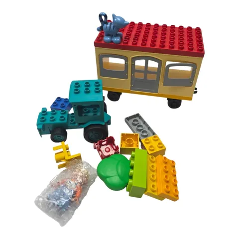 24 of 26 Bricks from Lego Duplo Bob the Builder Travis & the Mobile Caravan 3296