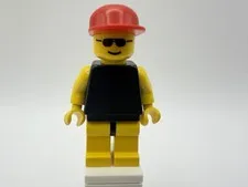 LEGO VINTAGE CLASSIC Part trn037 - Plain black torso, yellow arms+legs, red cap