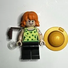 LEGO Nami minifigure One Piece 75638 Battle at Arlong Park