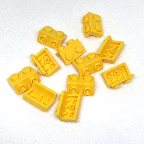 LEGO Parts - Yellow Bracket 1 x 2 - 1 x 2 - No 99781 - QTY 11