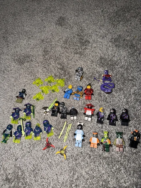 LEGO ninjago Lot Assorted Characters w/ Accessories & Weapons Plastic Figures