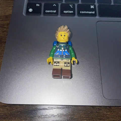 Lego CMF Series 16 : Hiker Minifigure (71013)