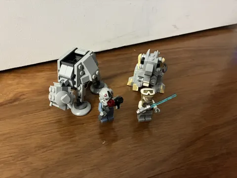 Lego Star Wars - AT-AT vs Tauntaun Micro fighters Great Condition Include Figs