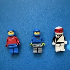 LEGO Classic Space Spaceman Minifigure Lot of 3 Blue Red White Astronauts