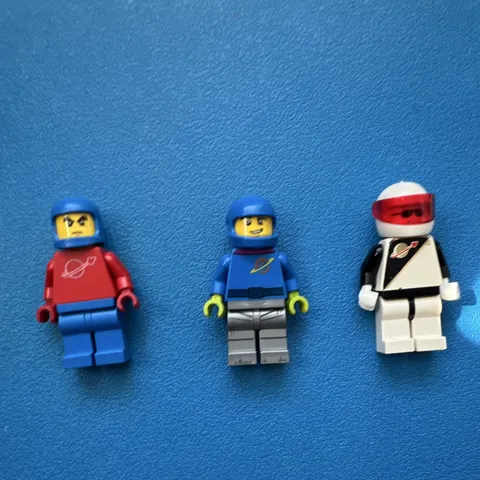 LEGO Classic Space Spaceman Minifigure Lot of 3 Blue Red White Astronauts