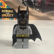 LEGO Batman Minifigure Gray Suit w/ Black Cape & Cowl Plastic Minifigures 2006