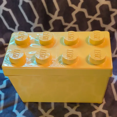 LEGO Yellow 8-Stud Storage Brick Container Box w/ Lid Brick-Shaped