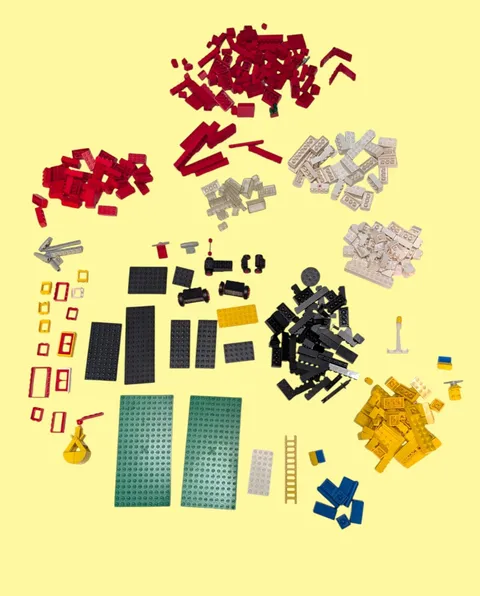 LEGO #575 Coast Guard Station  REPLACEMENT PIECES 375 Piece Set Windows Doors