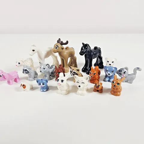Lego Forest Animal Minifigure Lot of 19 Horse Wolf Bear Sheep Pig Bunny