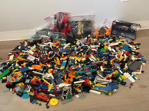 17 lb Huge Mixed Bulk LEGO Lot - Technic Ferrari Chassis, Thanos Gauntlet, Dinos