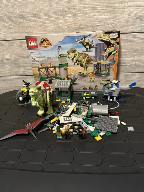 LEGO Jurassic World: T-Rex Dinosaur Breakout (76944) Retired Pre-Owned!!!