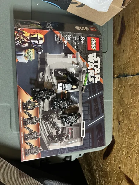 LEGO Star Wars Dark Trooper Attack - 75324 Opened Box