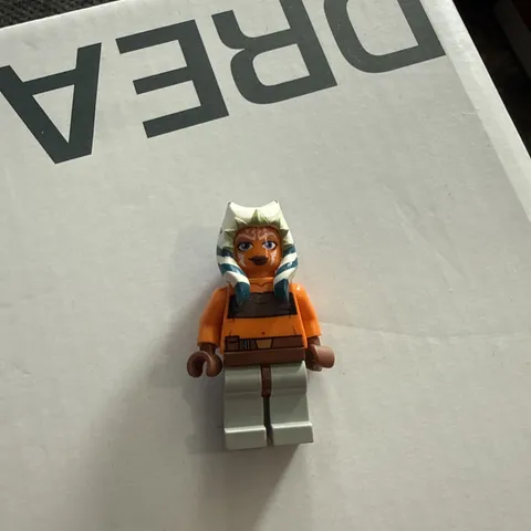 LEGO Star Wars Ahsoka Tano (Padawan-Tube Top & Belt) Minifigure sw0192